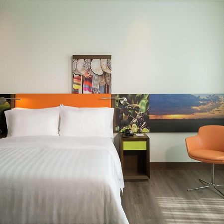 Hampton By Hilton Yopal Hotell Eksteriør bilde