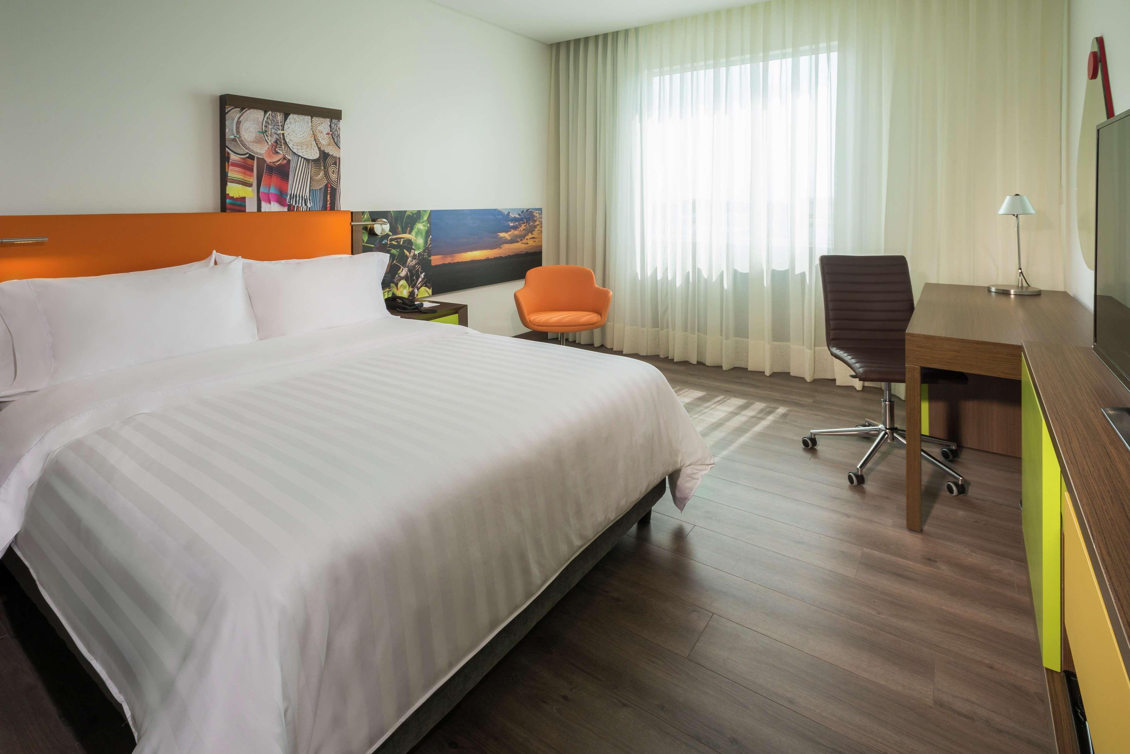 Hampton By Hilton Yopal Hotell Eksteriør bilde